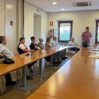 Responsables municipales, personal técnico y el equipo redactor del PMUS, durante la reunión de coordinación celebrada en Benicàssim.  EPDA