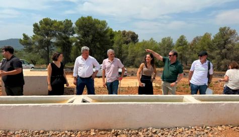 Vicente Martínez Mus, durante su visita al depósito de agua de Soneja.