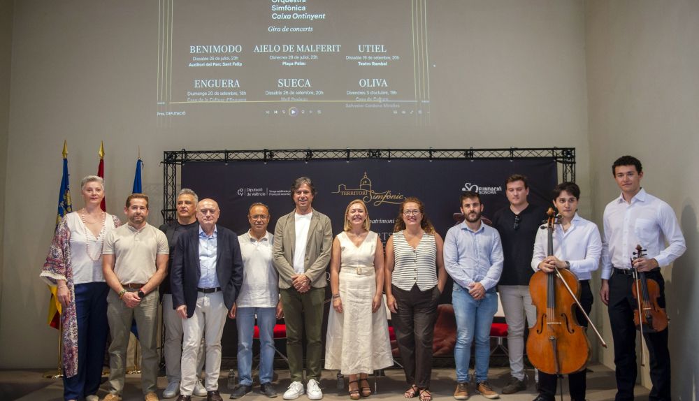 La vicepresidenta primera de la Diputació de València, Natàlia Enguix, junto a los responsables de la Fundación Sonora, Toni Revert y Lluís Muñoz, durante la presentación de Territori Simfònic. / Diputació de València La vicepresidenta primera de la Diputació de València, Natàlia Enguix, junto a los responsables de la Fundación Sonora, Toni Revert y Lluís Muñoz, durante la presentación de Territori Simfònic. / Diputació de València