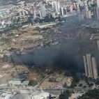 Imagen aérea del incendio de vegetación declarado en la partida de l'Armanello, en Benidorm.
