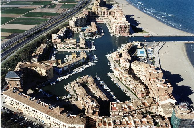 Vista aérea de Port Saplaya.