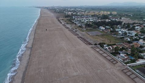 Vista aérea de la playa de l'Almardà, en Sagunt. Vista aérea de la playa de l'Almardà, en Sagunt.