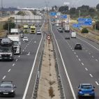 Imagen de archivo de una carretera valenciana. / EFE-Ana Escobar-Archivo