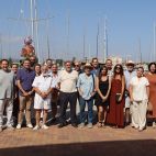 Artistas, miembros del jurado y representantes municipales, durante la inauguración de la octava edición de 'Esculturas frente al mar' en Marina Dénia. / Marina Dénia
