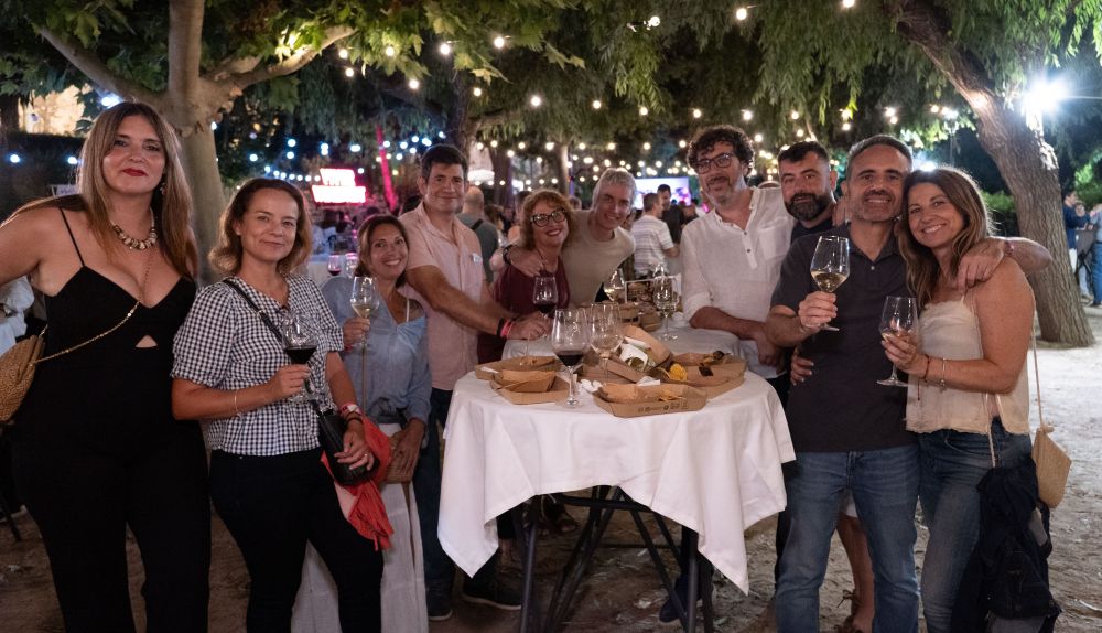 Los asistentes al Viver Wine Fest disfrutaron del ambiente y de los vinos de la Cooperativa de Viver en una edición anterior del festival. / Cooperativa de Viver