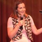Nadia Guillamón, durant la seua actuació a la Terraza Gauthier Comedy de Canet de Berenguer. / Albert Llueca Nadia Guillamón, durant la seua actuació a la Terraza Gauthier Comedy de Canet de Berenguer. / Albert Llueca