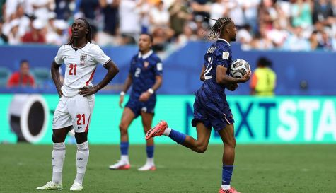Un instante del partido entre Francia e Inglaterra emitido en La1. Un instante del partido entre Francia e Inglaterra emitido en La1.