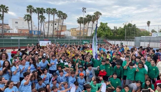 Trobada d'escoles per a jugar a colpbol. Trobada d'escoles per a jugar a colpbol.