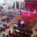 Javier Monferrer Benlloch recibió el título de doctor en Comunicación Intercultural durante el solemne acto celebrado en La Nau. Javier Monferrer Benlloch recibió el título de doctor en Comunicación Intercultural durante el solemne acto celebrado en La Nau.