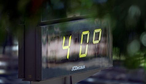 Detalle de un termómetro que marca 40 grados. Detalle de un termómetro que marca 40 grados.