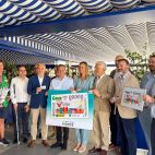 Representantes de la ONCE y FOTUR presentaron el cupón dedicado a Valencia y al movimiento cultural Sonido de Valencia, que se sorteará el 23 de julio. Representantes de la ONCE y FOTUR presentaron el cupón dedicado a Valencia y al movimiento cultural Sonido de Valencia, que se sorteará el 23 de julio.