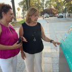 La alcaldesa, Susana Marqués, y la concejala de Turismo, Elena Llobell, ante uno de los nuevos paneles de la Ruta de las Villas. La alcaldesa, Susana Marqués, y la concejala de Turismo, Elena Llobell, ante uno de los nuevos paneles de la Ruta de las Villas.