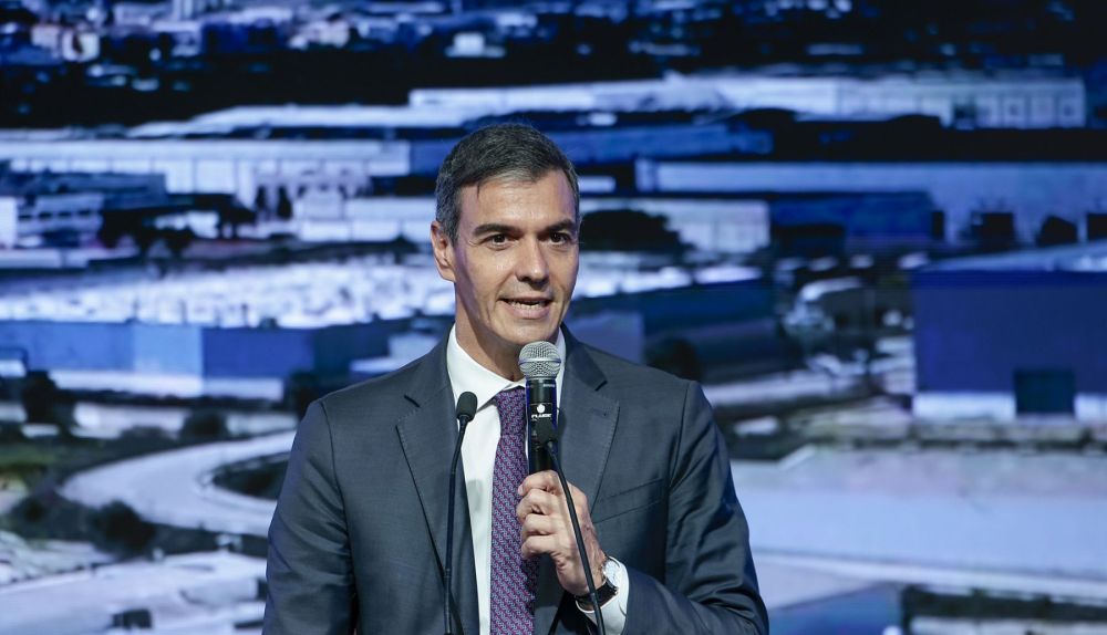 El presidente del Gobierno, Pedro Sánchez, durante la visita a la planta de Ford Almussafes. / EFE-Biel Aliño El presidente del Gobierno, Pedro Sánchez, durante la visita a la planta de Ford Almussafes. / EFE-Biel Aliño