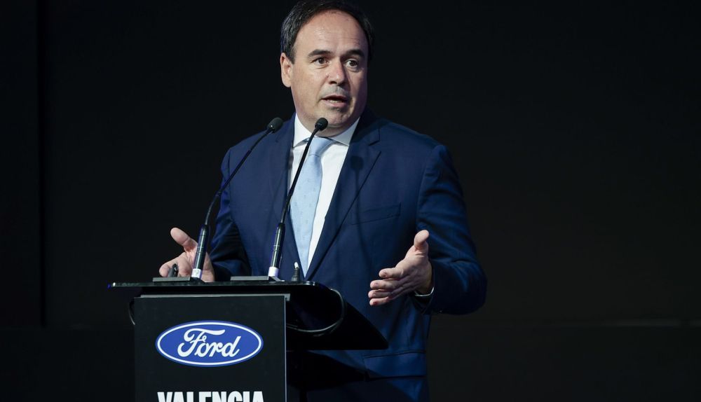 El president de la Generalitat, Juanfran Pérez Llorca, este jueves en Ford Almussafes. / EFE-Biel Aliño El president de la Generalitat, Juanfran Pérez Llorca, este jueves en Ford Almussafes. / EFE-Biel Aliño