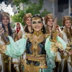 Una de les participants en l’Entrada Mora d’Oriola durant les festes de Moros i Cristians. Una de les participants en l’Entrada Mora d’Oriola durant les festes de Moros i Cristians.