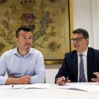 El diputado de Administración Electrónica, Juan Ramón Adsuara, junto al presidente de la Diputació de València, Vicent Mompó, durante la presentación de los datos de DivalCloud. / Diputació de València El diputado de Administración Electrónica, Juan Ramón Adsuara, junto al presidente de la Diputació de València, Vicent Mompó, durante la presentación de los datos de DivalCloud. / Diputació de València