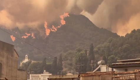 El incendio de la Vall d'Uixó da un salto crítico: confinamientos, desalojos y la UME en acción. El incendio de la Vall d'Uixó da un salto crítico: confinamientos, desalojos y la UME en acción.