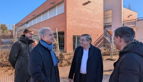 El conseller de Educación visita las instalaciones del IES Alameda de Utiel, afectadas por la dana de octubre de 2024. Imagen de archivo.