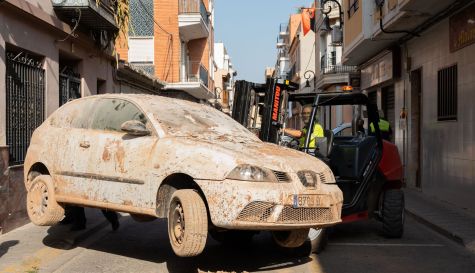 Aldaia treu els últims cotxes atrapats per la dana