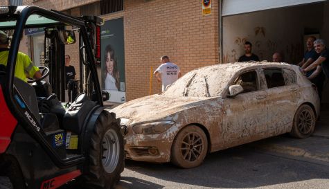 Aldaia treu els últims cotxes atrapats per la dana