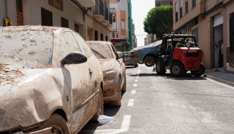 Aldaia treu els últims cotxes atrapats per la dana