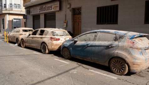 Aldaia treu els últims cotxes atrapats per la dana