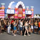 Público asistente a la primera jornada del festival Arenal Sound, el pasado 30 de julio en Burriana. / EFE-Andreu Esteban