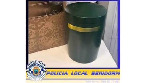 La urna extraviada, en una imagen de la Policía Local de Benidorm. / Policía Local de Benidorm