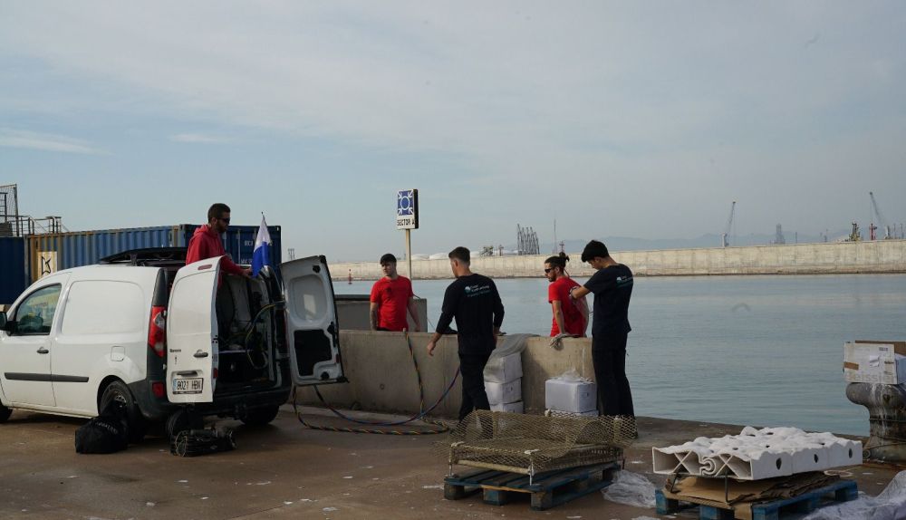 Los trabajos de instalación de las ecoestructuras se desarrollaron en distintos puntos del puerto de Castellón. / PortCastelló
