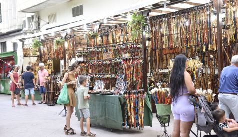 Els bastons artesanals són un dels productes tradicionals que cada any omplin les parades de la Fira./ EPDA