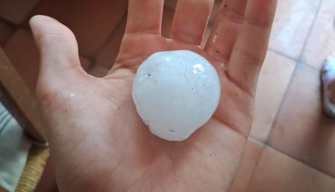 Tamaño del granizo que cayó la pasada tarde en Utiel.