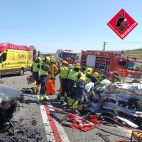 Imagen del accidente facilitada por el consorcio provincial de bomberos de Alicante. Imagen del accidente facilitada por el consorcio provincial de bomberos de Alicante.