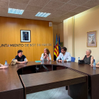 Reunión en el Ayuntamiento de Sot de Ferrer entre representantes municipales y de la Conselleria. / EDPA