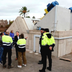 Un grupo de técnicos y representantes municipales visita las instalaciones del sistema de la Serratella, donde se ubican los tornillos de Arquímedes.  EPDA