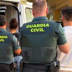 Dos detenidos en Oliva por un robo con violencia mediante la técnica del ‘mataleón’./ Guardia Civil