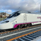 Un tren de Renfe, en una imagen de archivo. / RENFE