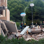 Imagen de archivo del derrumbe del edificio de la urbanización Font Nova de Peñíscola en agosto de 2021. / EFE