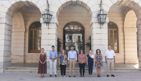 La Corporació municipal de Gandia guarda un minut de silenci en rebuig i condemna de la violència masclista. / Àlex Oltra