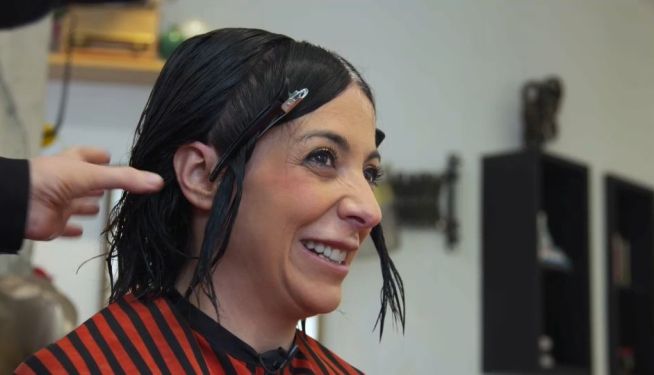 Un dels salons de perruqueria de València on es grava el programa. / À Punt