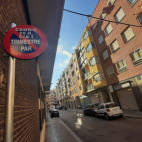 Señal que informa sobre el nuevo sistema trimestral de estacionamiento en Burriana a partir de septiembre. Señal que informa sobre el nuevo sistema trimestral de estacionamiento en Burriana a partir de septiembre.
