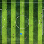 Un campo de fútbol.