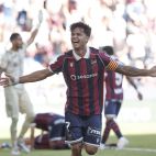 Roger Brugué celebra uno de sus dos goles en la victoria del Levante UD frente al Real Betis. EFE/ Manuel Bruque Roger Brugué celebra uno de sus dos goles en la victoria del Levante UD frente al Real Betis. EFE/ Manuel Bruque