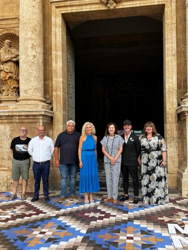 Asistentes al acto de presentación de FIMEL, en el Monasterio de San Miguel de los Reyes