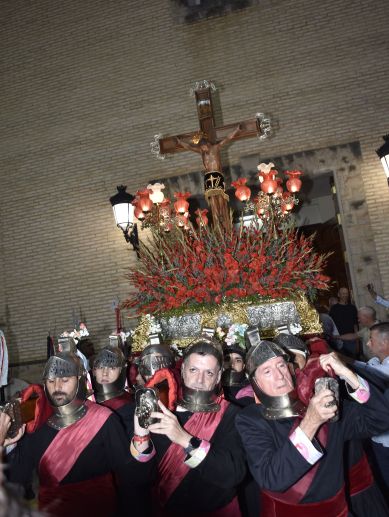 Baixà del Santíssim Crist del Mont Calvari en l'Alcúdia de Crespins.
