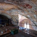 Treballs de recuperació dels frescos de l'interior de l'església de Benicalaf fa uns mesos.