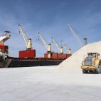 Operativa de descarga de graneles sólidos destinados a la industria cerámica en PortCastelló. Operativa de descarga de graneles sólidos destinados a la industria cerámica en PortCastelló.