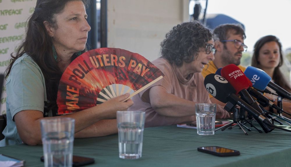 La directora ejecutiva de Greenpeace España y Portugal, Eva Saldaña, este martes en Valencia por el juicio a 11 activistas. / EFE-Manuel Bruque La directora ejecutiva de Greenpeace España y Portugal, Eva Saldaña, este martes en Valencia por el juicio a 11 activistas. / EFE-Manuel Bruque