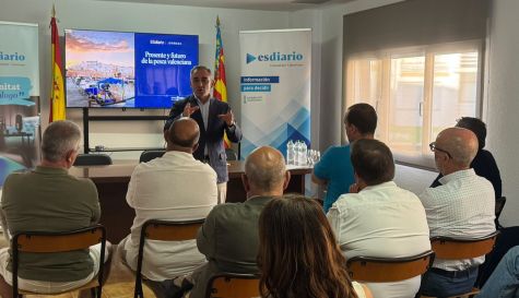 El conseller de Agricultura, Miguel Barrachina, durante la jornada 'Presente y futuro de la pesca valenciana' en Peníscola. / Generalitat Valenciana