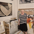 Aurora Valero, artista d'Alboraia, al seu estudi.