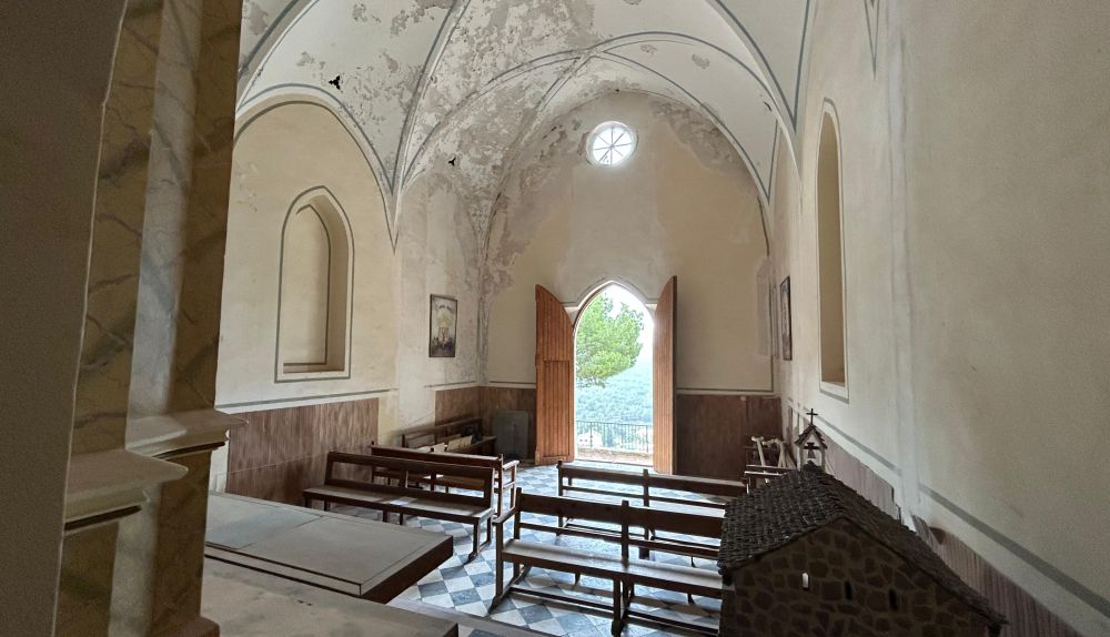 Interior de l'ermita de Sant Josep i la Creu, un dels edificis que rebrà obres de restauració. / Ajuntament de Serra Interior de l'ermita de Sant Josep i la Creu, un dels edificis que rebrà obres de restauració. / Ajuntament de Serra